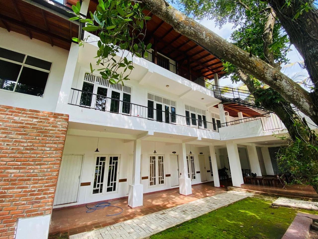 The Shade Brothers Katunayaka Exterior foto